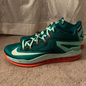 Nike Max LeBron XI Low 'Biscayne' Sneakers sz 12